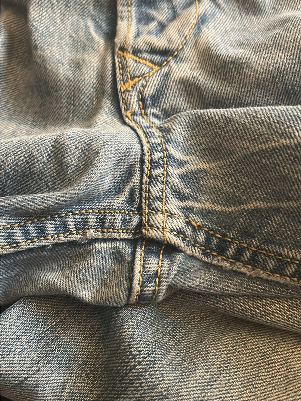 Diesel Light Wash Men's Relaxed Denim Jeans - Picture 10 of 11